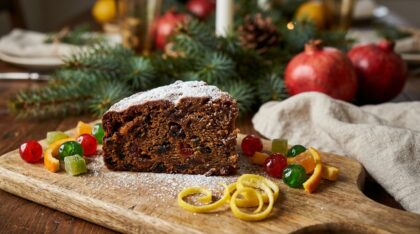 découvrez le cake aux fruits confits le plus tendre de la saison, au goût citronné, fondant et délicieusement doux pour une touche festive irrésistible.